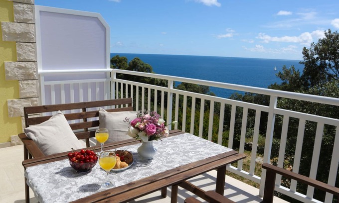 Cavtat Villa | Apartment Lucy Sleeps 2 (1 Bedroom),750 m from the center