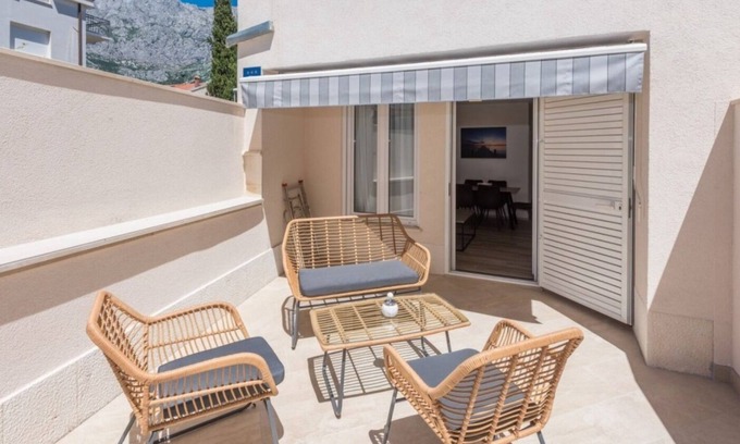 Donja luka Apartment | Apartment Mari - 40m from the beach: A1(4+2) - Makarska, Riviera Makarska, Croatia