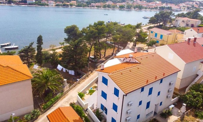 Verunic Apartment | Apartment Marin - 30 m from sea : - Verunic, Island Dugi otok, Croatia