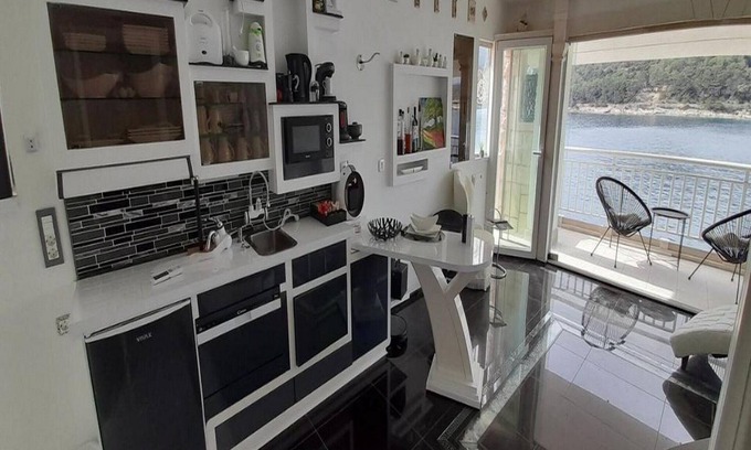 Povlja Apartment | Apartment OM - One Bedroom Apartment with Balcony and Sea view