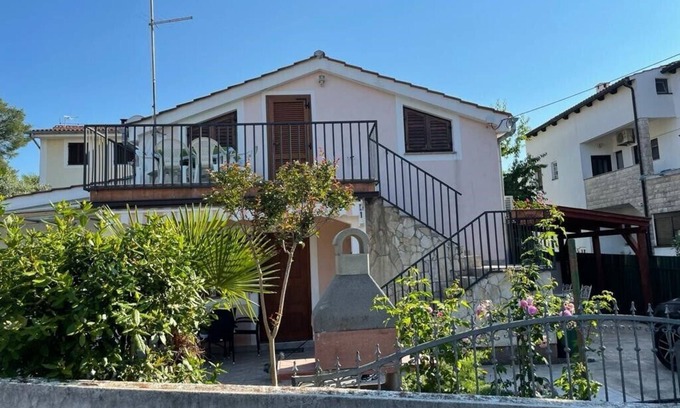 Milcetici Apartment | Apartment Pape Studio no. 1 * with terrace