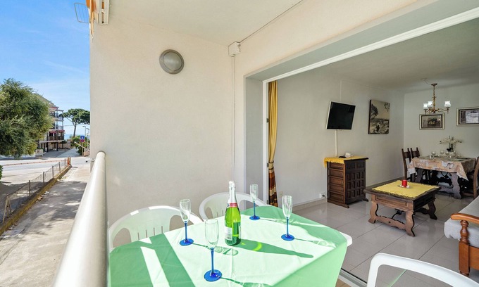Vilafortuny Apartment | Apartment "Playa Dorada B106" near the beach with balcony, air conditioning & WiFi