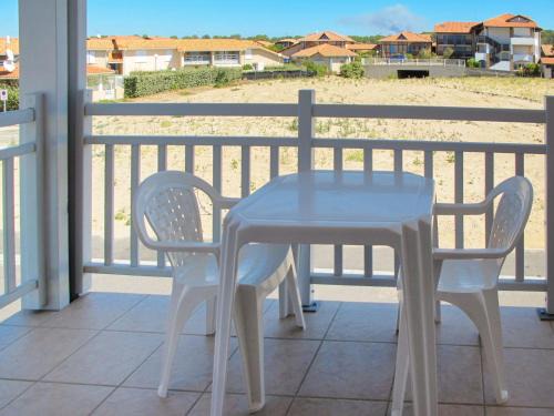 Biscarrosse Plage Apartment | Apartment Résidence Belle Dune-2 by Interhome