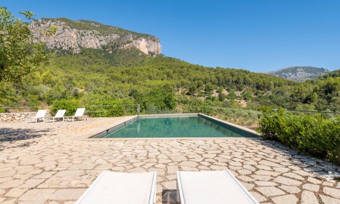 Lloseta Apartment | Apartment S'Aljub with Terrace & Garden View