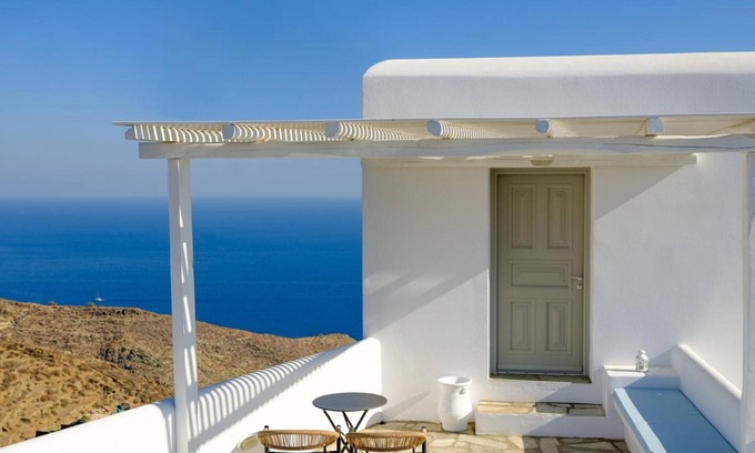Ano Meria House | Apartment 'Seascape Suite 5' with Sea View, Wi-Fi and Air Conditioning