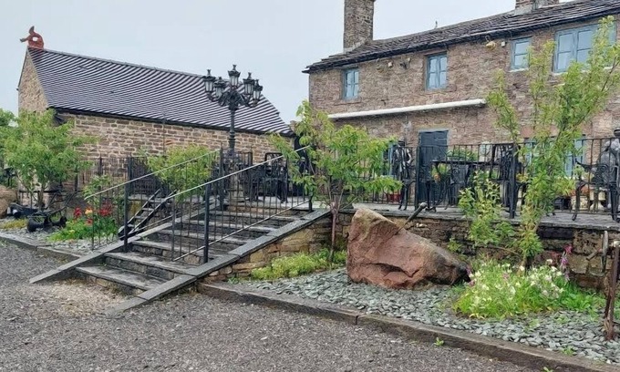 Longnor Apartment | Apartment set in 5 acres near Buxton