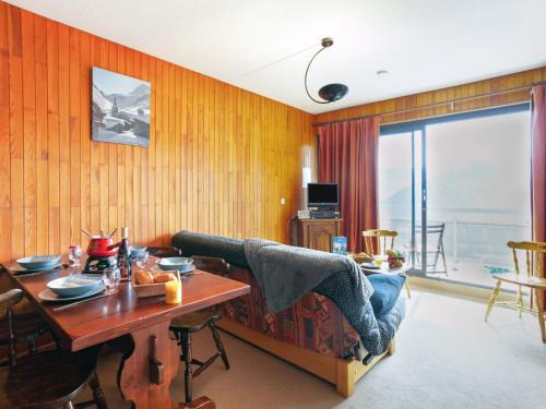 La Toussuire Apartment | Apartment Simiane-2 by Interhome
