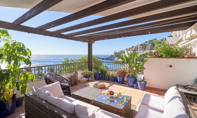 Almunecar Apartment | Apartment 'The Blue View' with Sea View, Wi-Fi and Air Conditioning