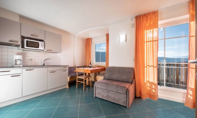 Terento Apartment | Apartment “Treyer 5 Typ A” with Mountain View, Wi-Fi, Balcony & Garden