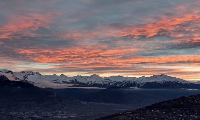 Nendaz Apartment | Apartment Veysonnaz near Ski Slopes