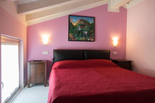 Arona Apartment | Apartment Viole, cozy attic set in the old town next to the lake