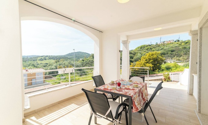 Budoni Apartment | Apartment 'Virginia' with Mountain View and Air Conditioning