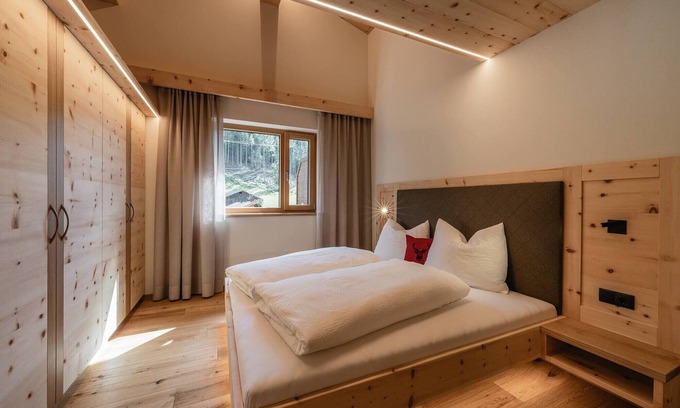 Santa Maddalena Apartment | Apartment 'Weissbrunn Lisa' with Mountain View, Shared Terrace and Wi-Fi