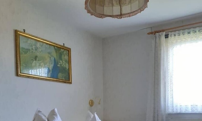 Untergriesbach Apartment | Apartment with large garden, WiFi and parking space