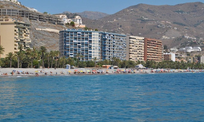 Velilla-Taramay Apartment | Apartment with pool, sea view and WiFi, 10m from Punta Velilla beach