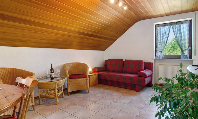 Salem Apartment | Apartment with Shared Garden and Wi-Fi