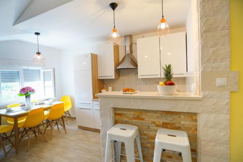 Crno Apartment | Apartments Aurora