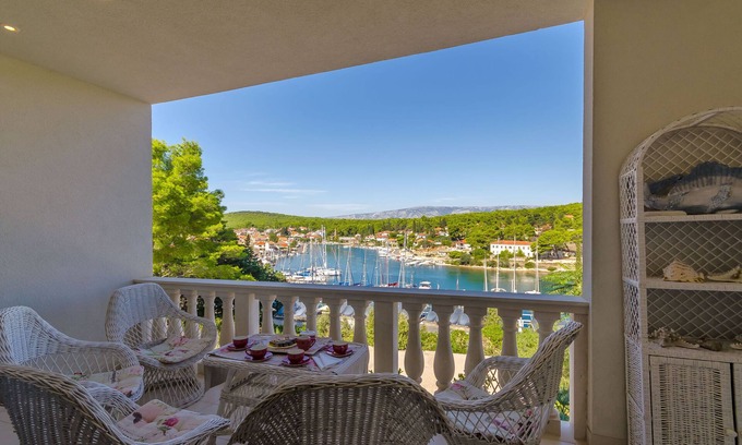 Vrboska Apartment | Apartments Vila Jelka (49712-A2) - Vrboska - island Hvar