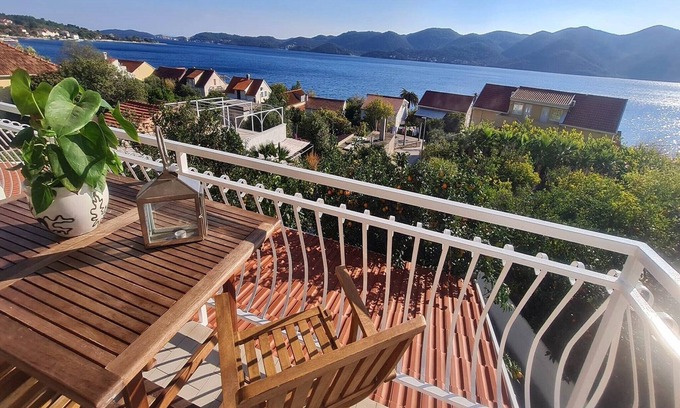 Viganj Apartment | Apartments Klara - One bedroom Apartment with Balcony and Sea View