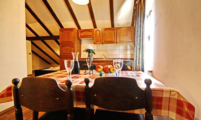 Drace Apartment | Apartments Lemeš - Comfort One Bedroom Apartment with Garden View (Apt5)