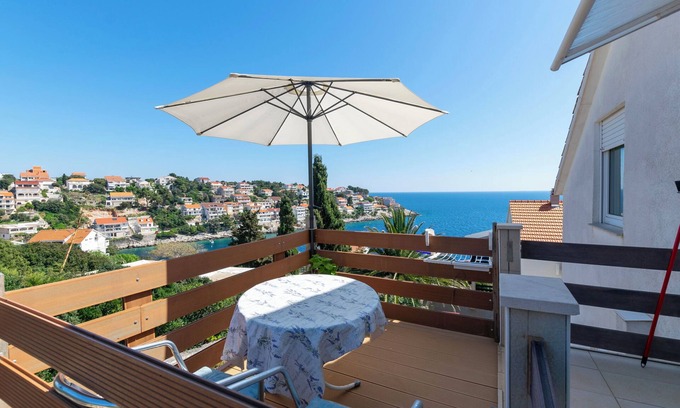 Zavalatica Apartment | Apartments Malo Misto (97731-A2) - Zavalatica