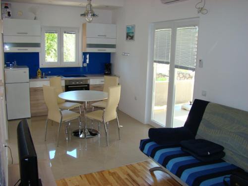 Pirovac Apartment | Apartments Pinus