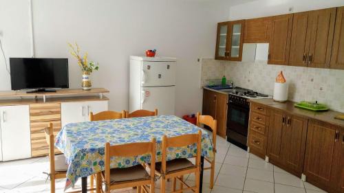 Martinscica Apartment | Apartments Tatjana