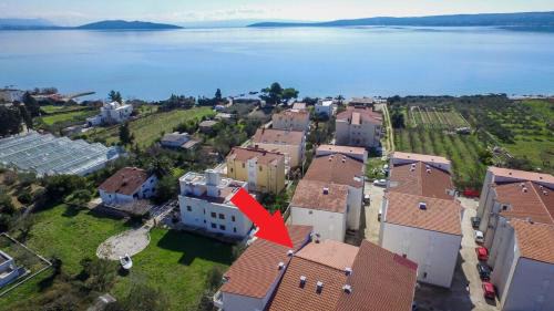 Kastel Stafilic Apartment | Apartments with a parking space Kastel Stafilic, Kastela - 15867