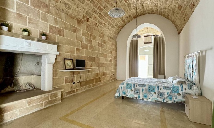 Felline Apartment | App al Castello 1 by Salentoaffitti