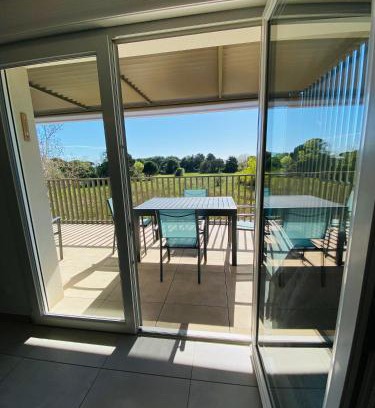 Vias Apartment | Appart 4 pers climatisé parking piscine proche des plages ménage inclus - V0816
