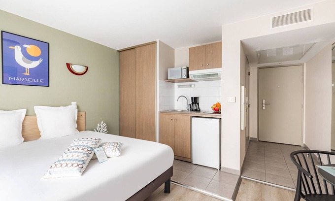 Euromed - La Joliette Apartment | Appart'City Classic Marseille Euromed