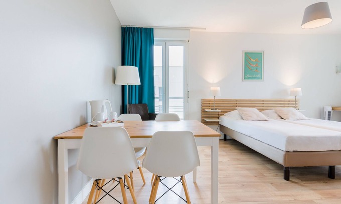 Le Hameau House | Appart'Hotel Victoria Garden Pau