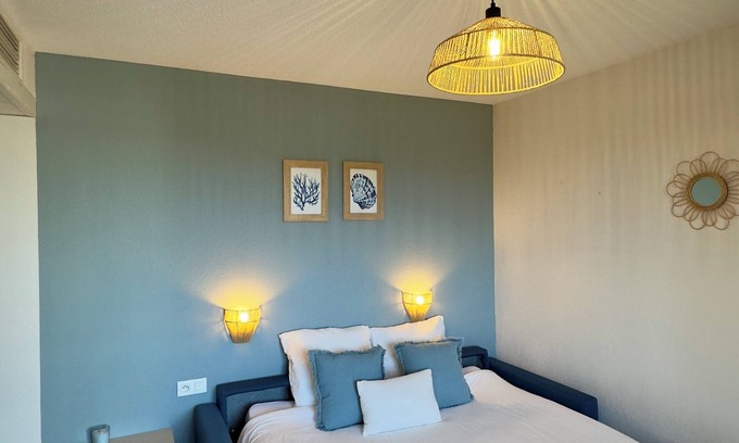 Avignon Apartment | Appart'Hôtel with Balcony - Avignon TGV station Confluence