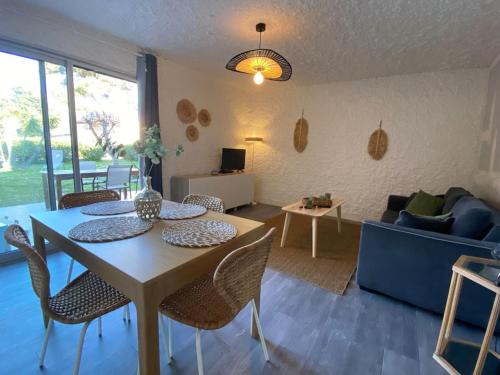 Marine de Saint Ambroggio Apartment | Appart Rez jardin 500 m plage - toutes commodités