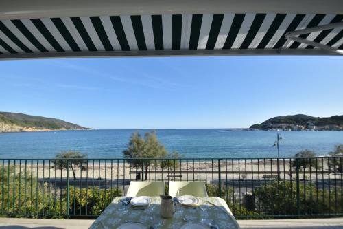 Marina di Campo Apartment | Appartamenti Montecristo - Fronte mare in posizione unica