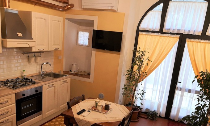 San Donato in Poggio Apartment | Appartamento Fiorenza