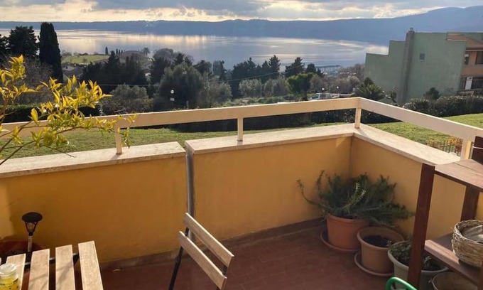 Lake Bracciano Apartment | Appartamento vista lago