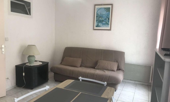 Amelie-les-Bains-Palalda Apartment | Appartement T2 avec Balcon à 250m des Thermes - Tout Confort, Près des Commodités - FR-1-659-73
