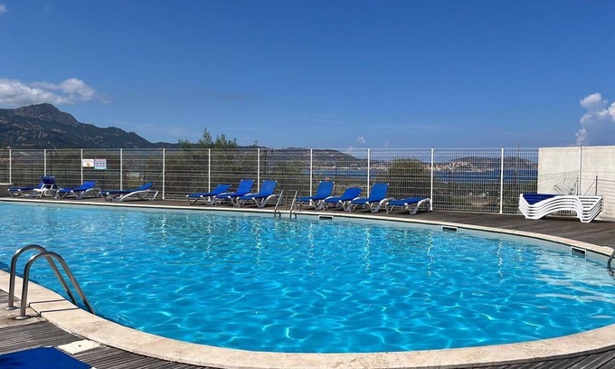 Lumio Apartment | Appartement 6 Personnes 3 Chambres Dans Résidence Avec Piscine à Lumio