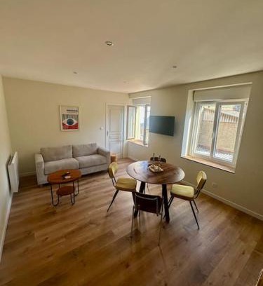 Ville Haute Apartment | Appartement au coeur de la Ville Fortifiée