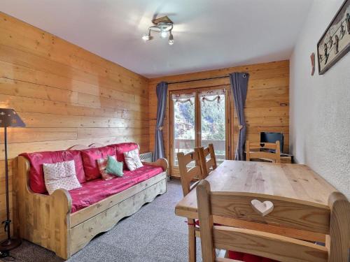 Meribel-Mottaret Apartment | Appartement Chaleureux sur Pistes - Balcon, 4 Pers, Bien Équipé, Proche Commodités - FR-1-182-52