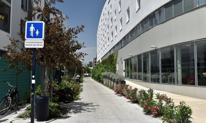 Bassins a Flot Condo | Appartement climatisé 4p proche du centre