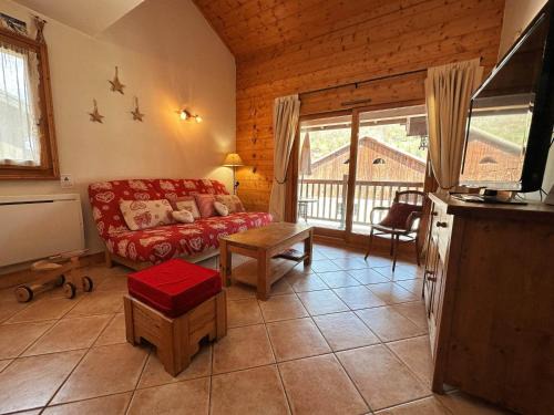 Samoens Apartment | Appartement cosy avec balcon et parking au centre de Samoëns, proche du ski-bus - FR-1-624-158