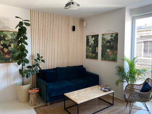 Coulmiers-Jardin des Plantes Apartment | Appartement cosy, Gare 5 minutes et Home cinéma