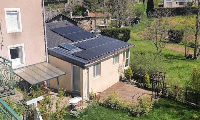 Yssingeaux Apartment | Appartement Dans une Maison Avec Jardin à 5 Minutes du Centre Ville