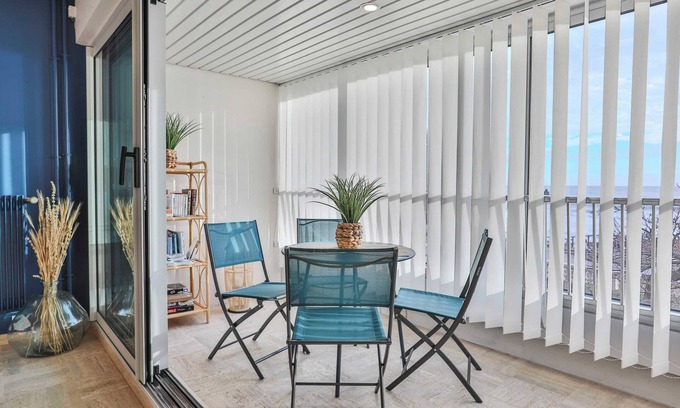 Les Sables d'Olonne Apartment | Appartement central, vue mer époustouflante.