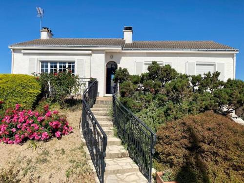 Saint-Michel-Chef-Chef Bed & Breakfast | Appartement Confort avec Suite Parentale et Équipements pour Bébé à Saint-Michel-Chef-Chef - FR-1-306-1232