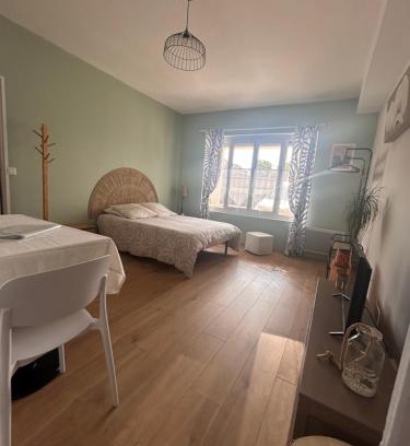 Ouistreham Apartment | Appartement proximité bord de mer parking privé