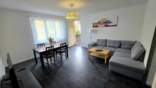 Salernes Apartment | Appartement spacieux et lumineux