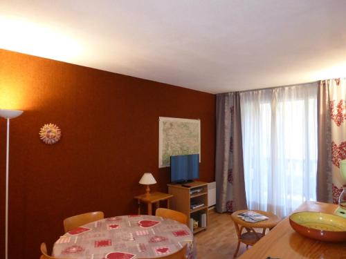 Enchastrayes Apartment | Appartement T3 avec Balcon, 6 Couchages, Parking - FR-1-804-16